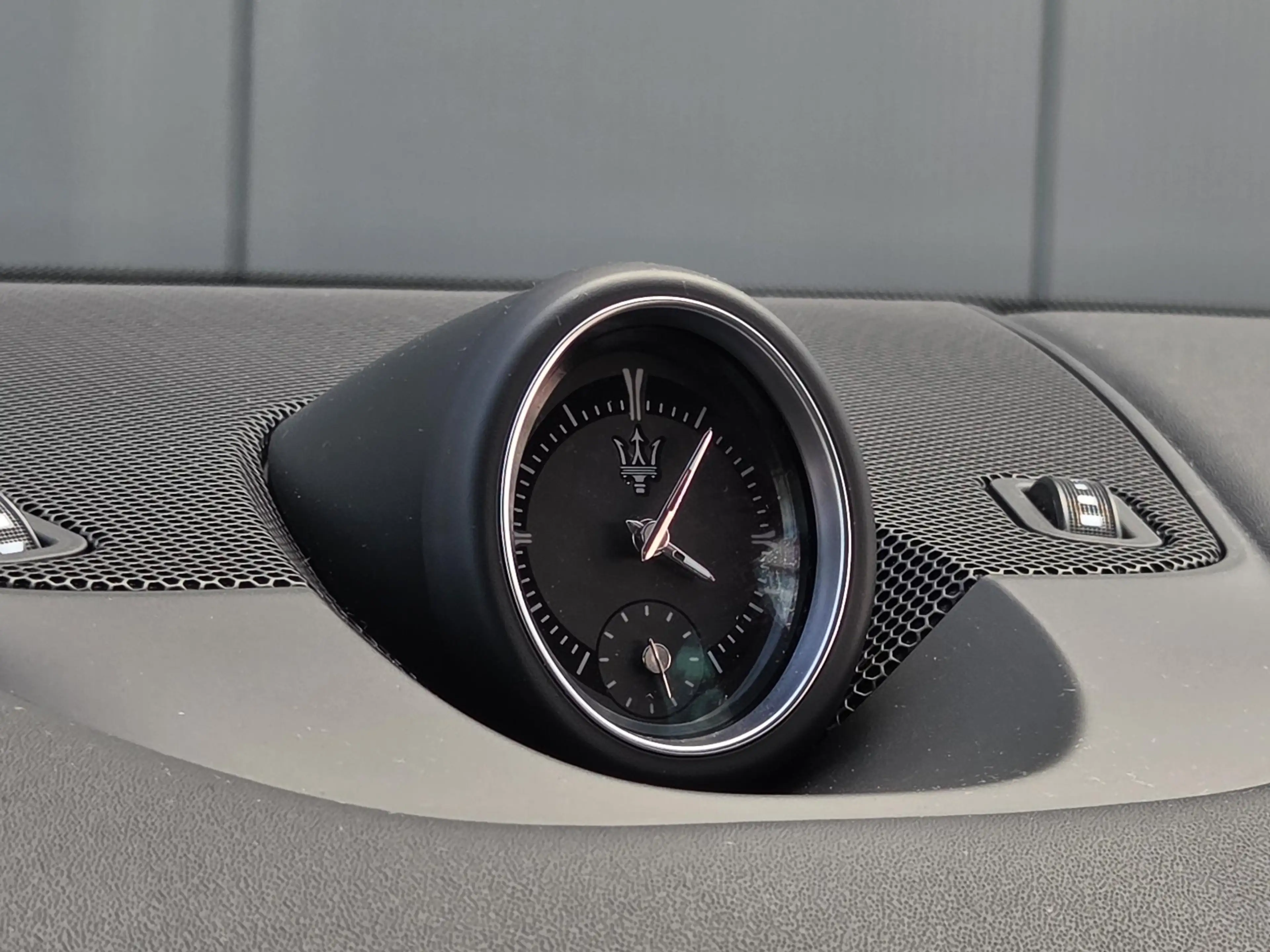Maserati Levante 3.8 V8 GTS | Schuif-kanteldak | Adaptive Cruise Co — photo 32