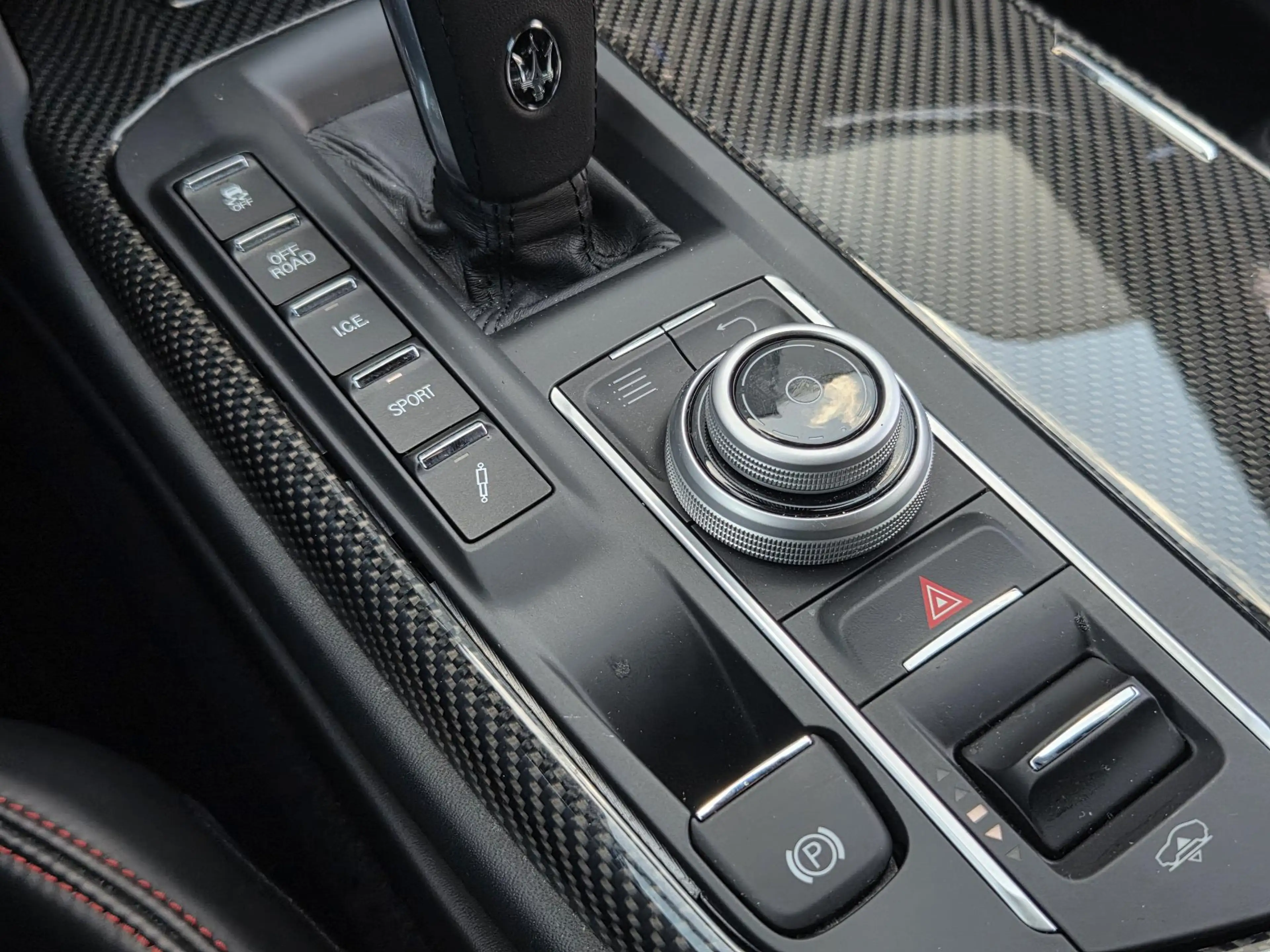 Maserati Levante 3.8 V8 GTS | Schuif-kanteldak | Adaptive Cruise Co — photo 24