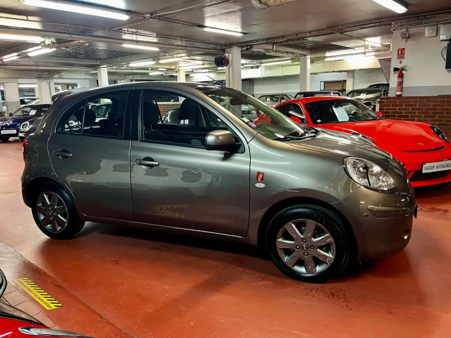 Nissan Micra IV 1.2 80 FINITION ELLE Gris - 2
