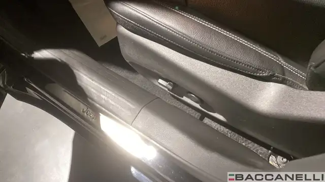 Jeep Compass view 10