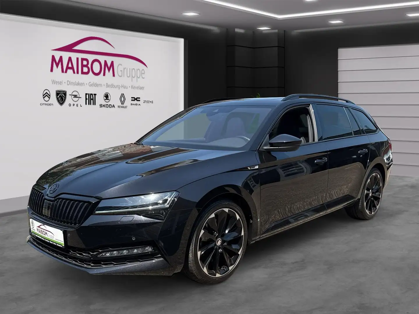 Skoda Superb Sportline 4x4*AHK*PANO*Kamera Zwart - 1