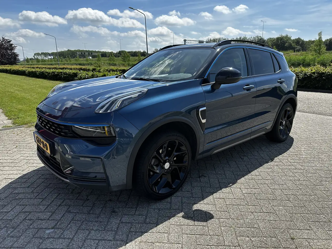 Lynk & Co 01 2022