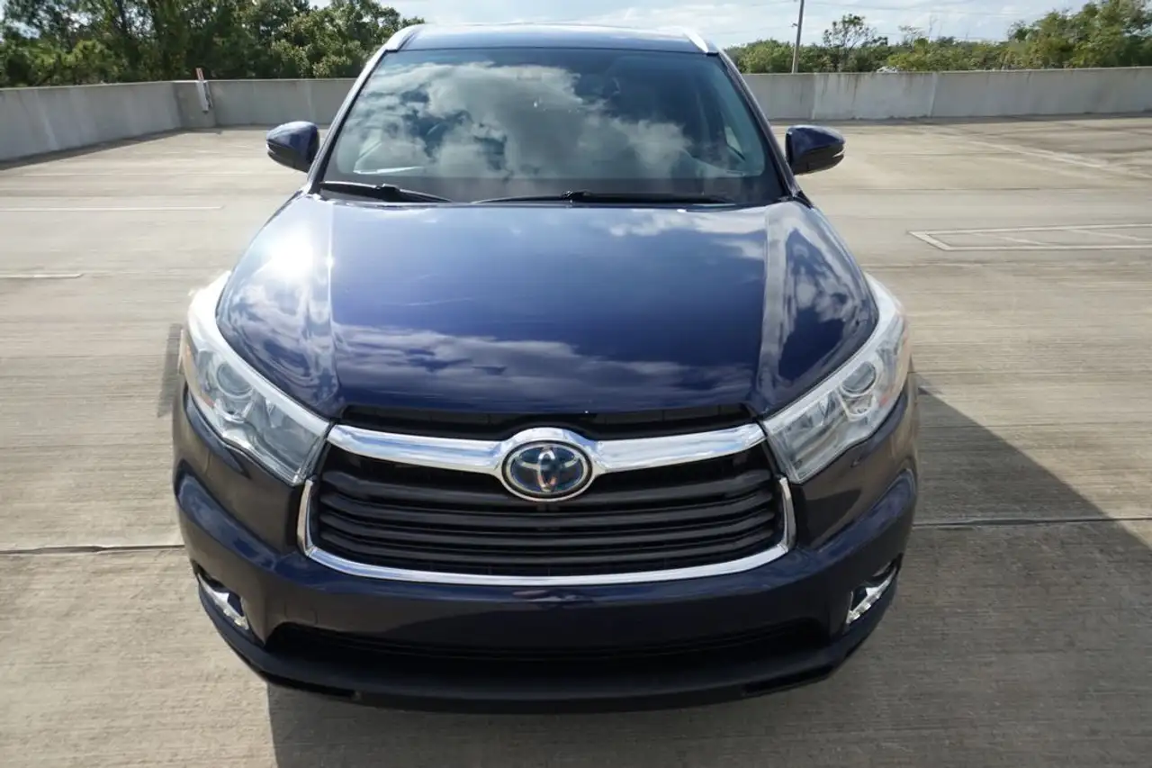 Toyota Highlander снимка Toyota Highlander