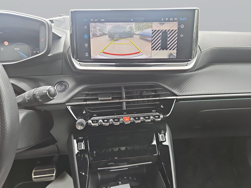 Peugeot 2008 GT — photo 13