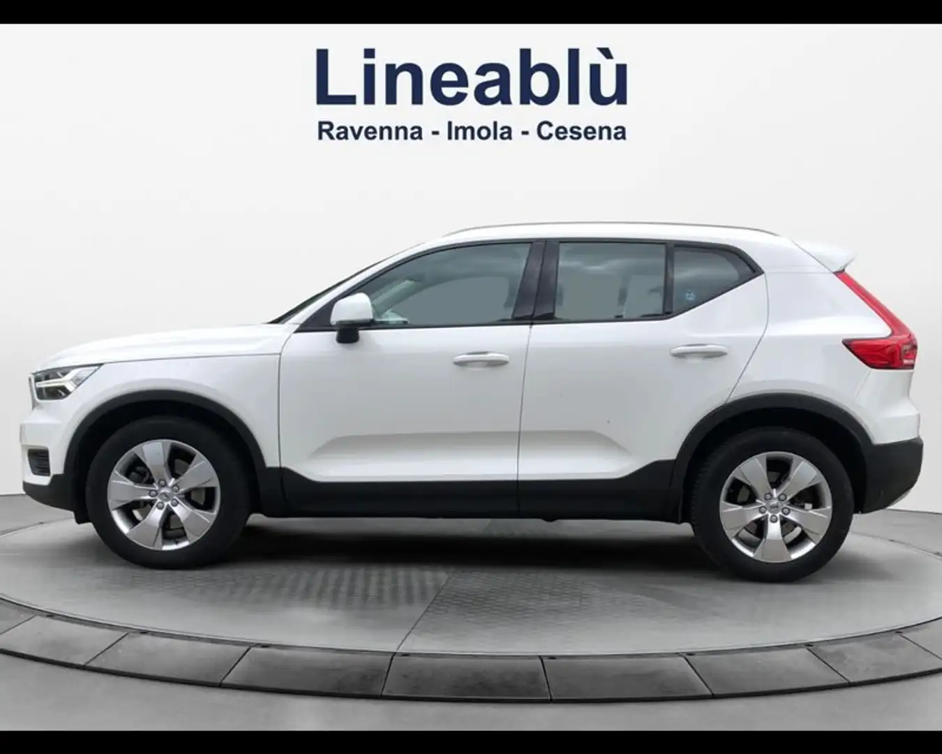 Volvo XC40 (2017--->) D4 AWD Geartronic Momentum White - 2