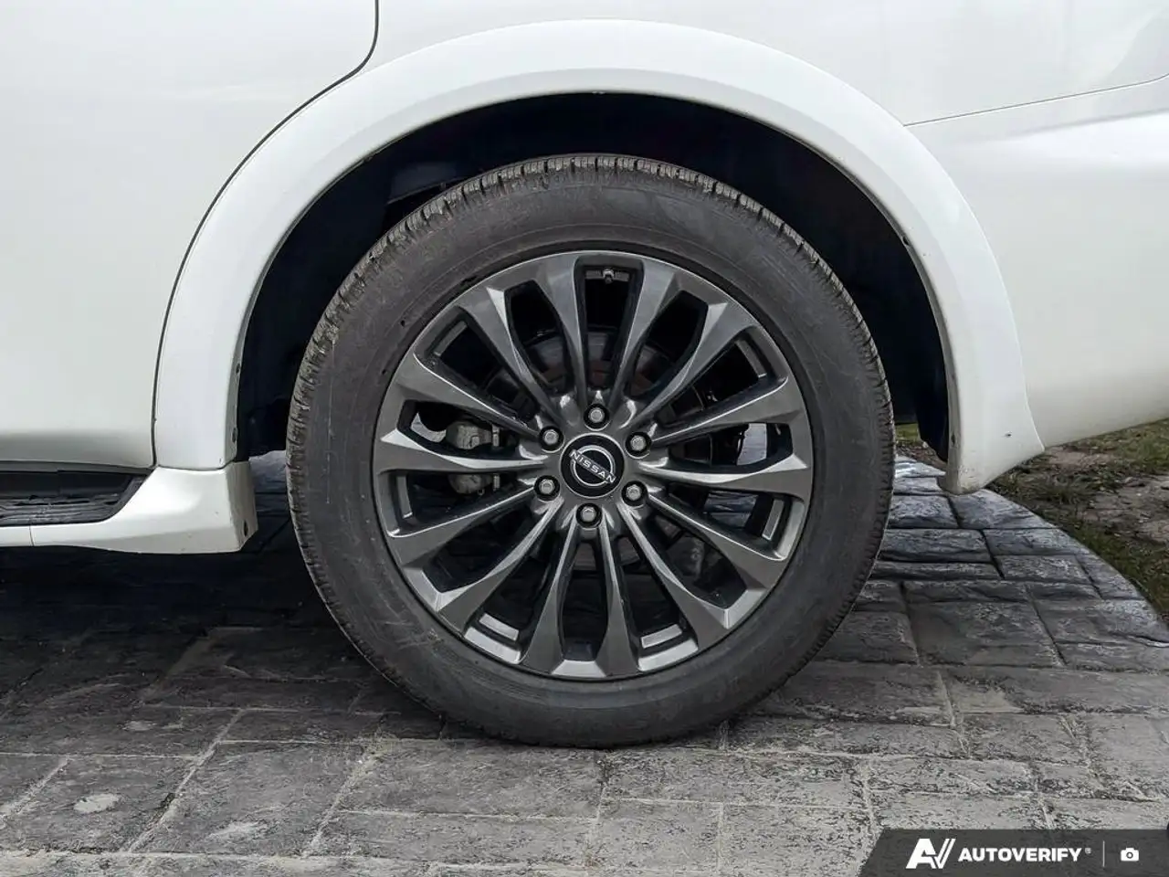Nissan Armada снимка Nissan Armada