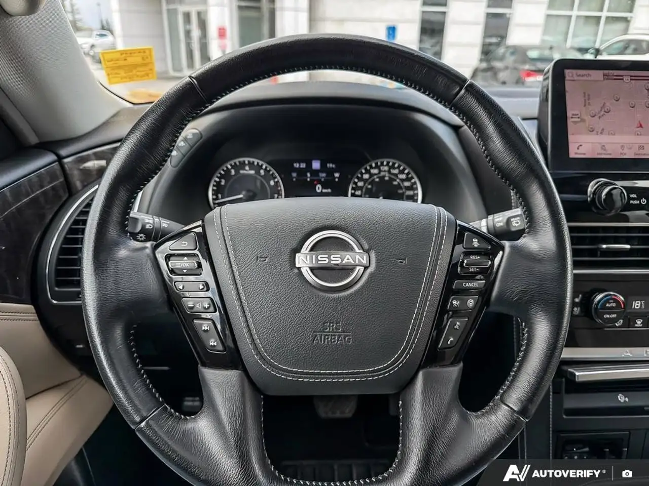 Nissan Armada снимка Nissan Armada