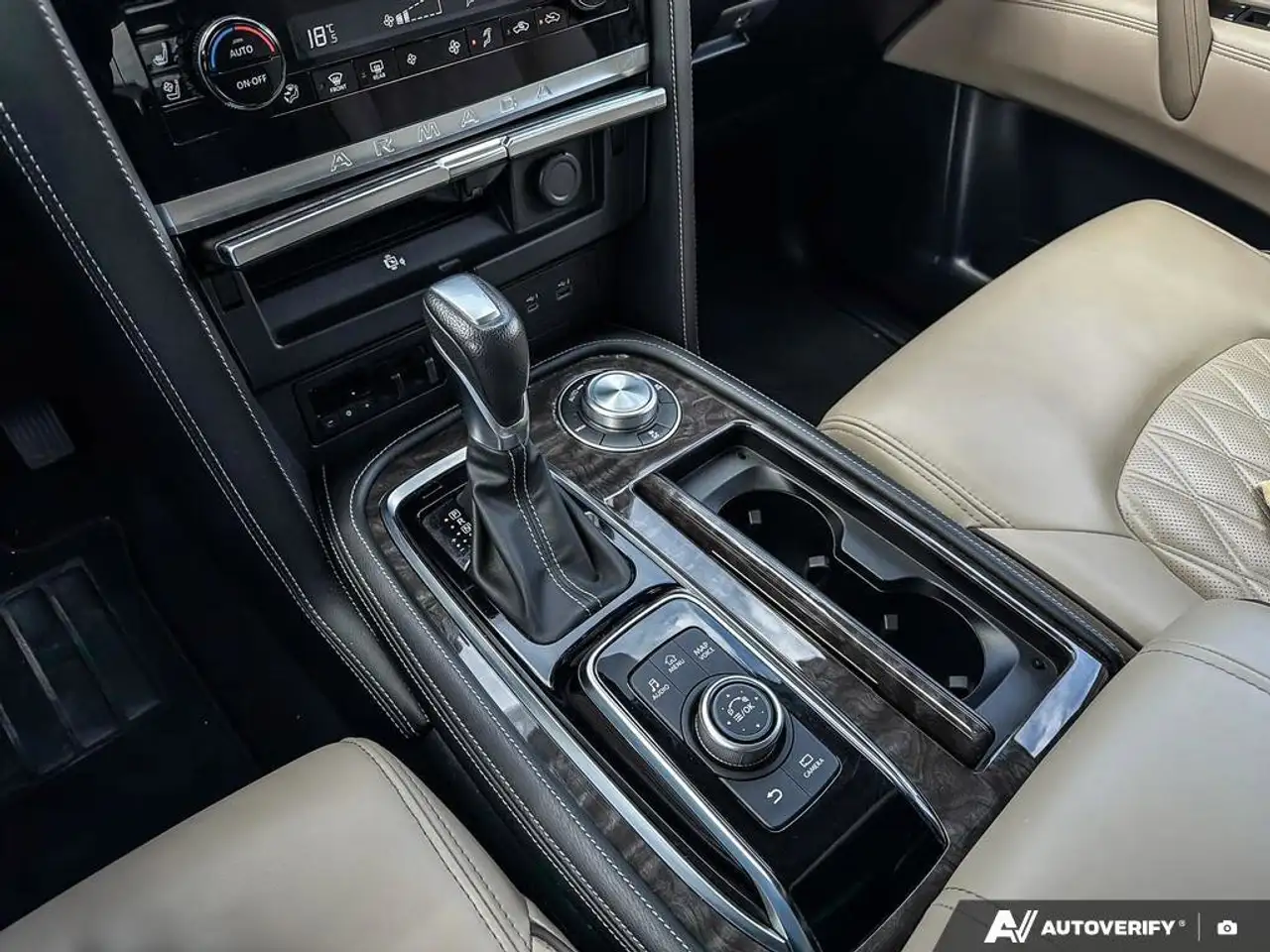 Nissan Armada снимка Nissan Armada