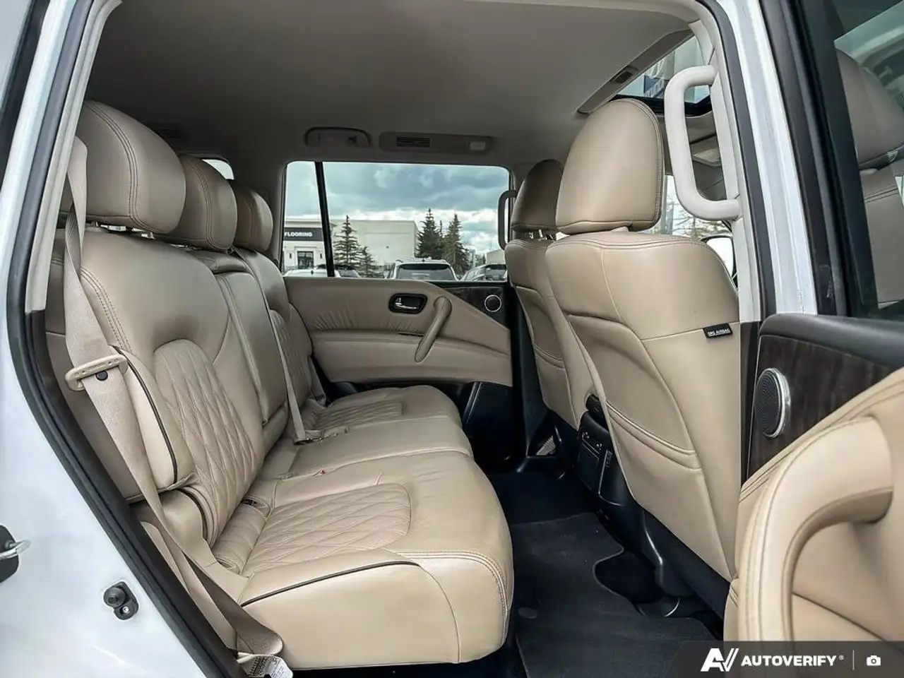 Nissan Armada снимка Nissan Armada