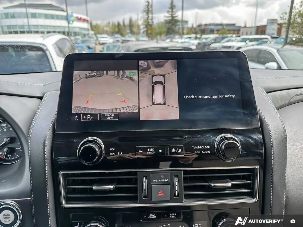 Nissan Armada снимка Nissan Armada