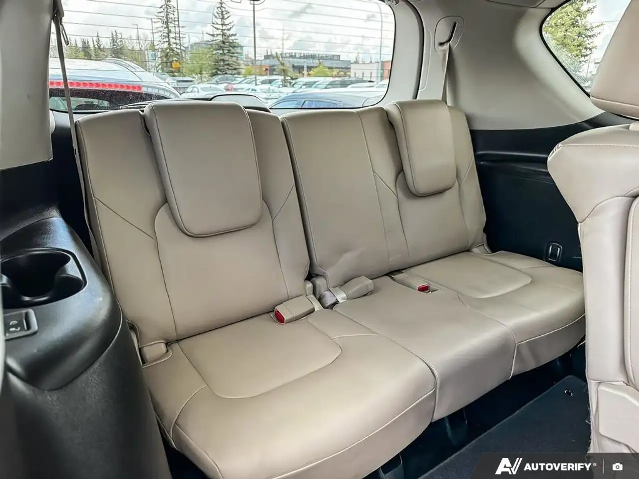 Nissan Armada снимка Nissan Armada