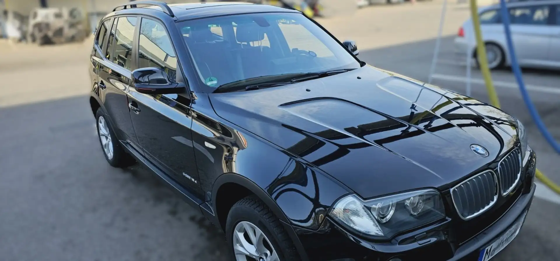 BMW X3 X3 xDrive18d Edition Exclusive Schwarz - 2