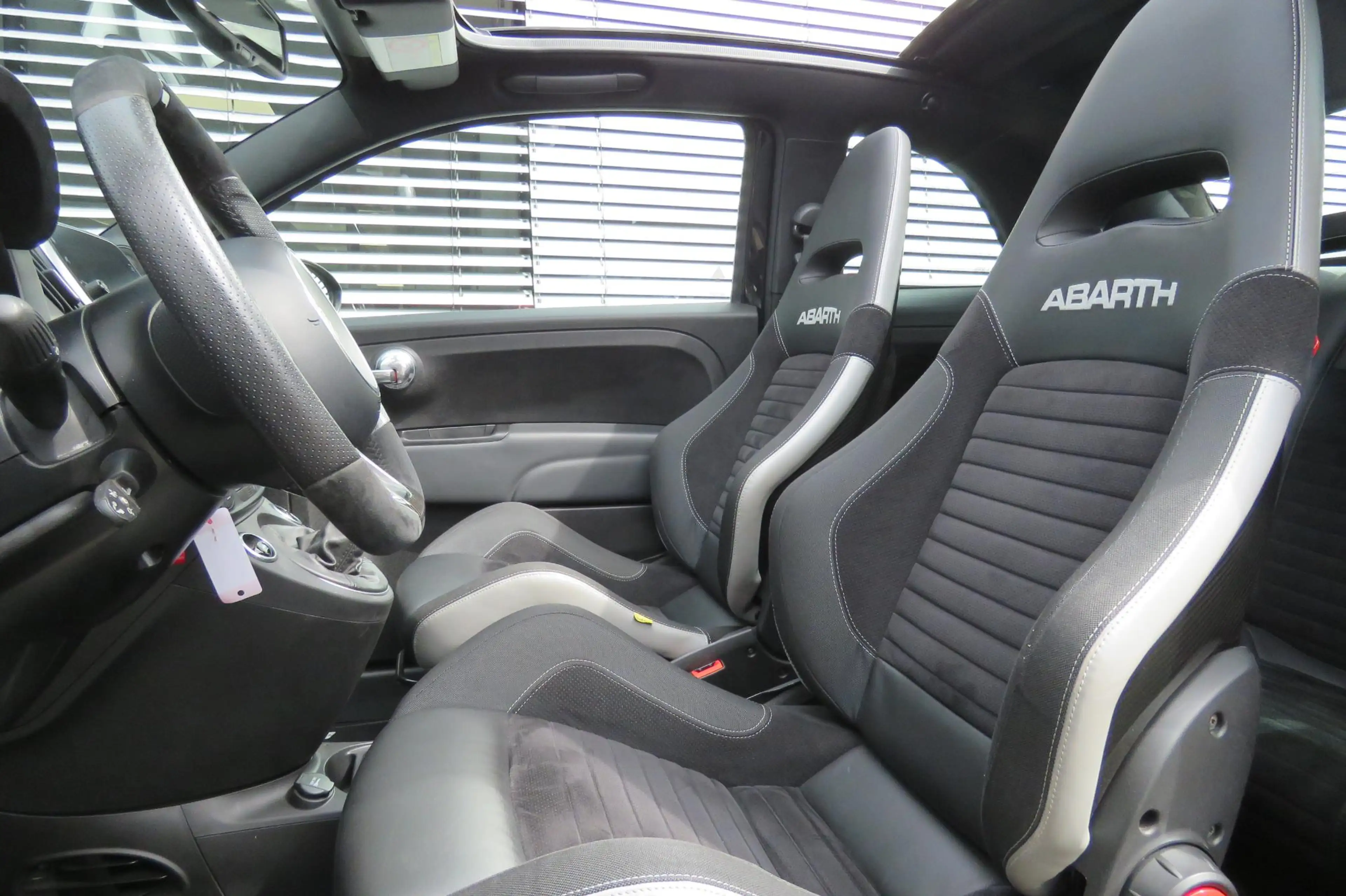 Abarth 595C 1.4 T-Jet Competizione Mooiste van Nederland. — photo 10
