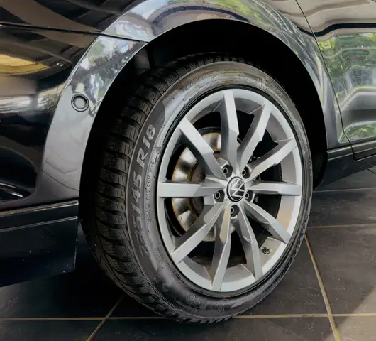 Volkswagen Passat view 7