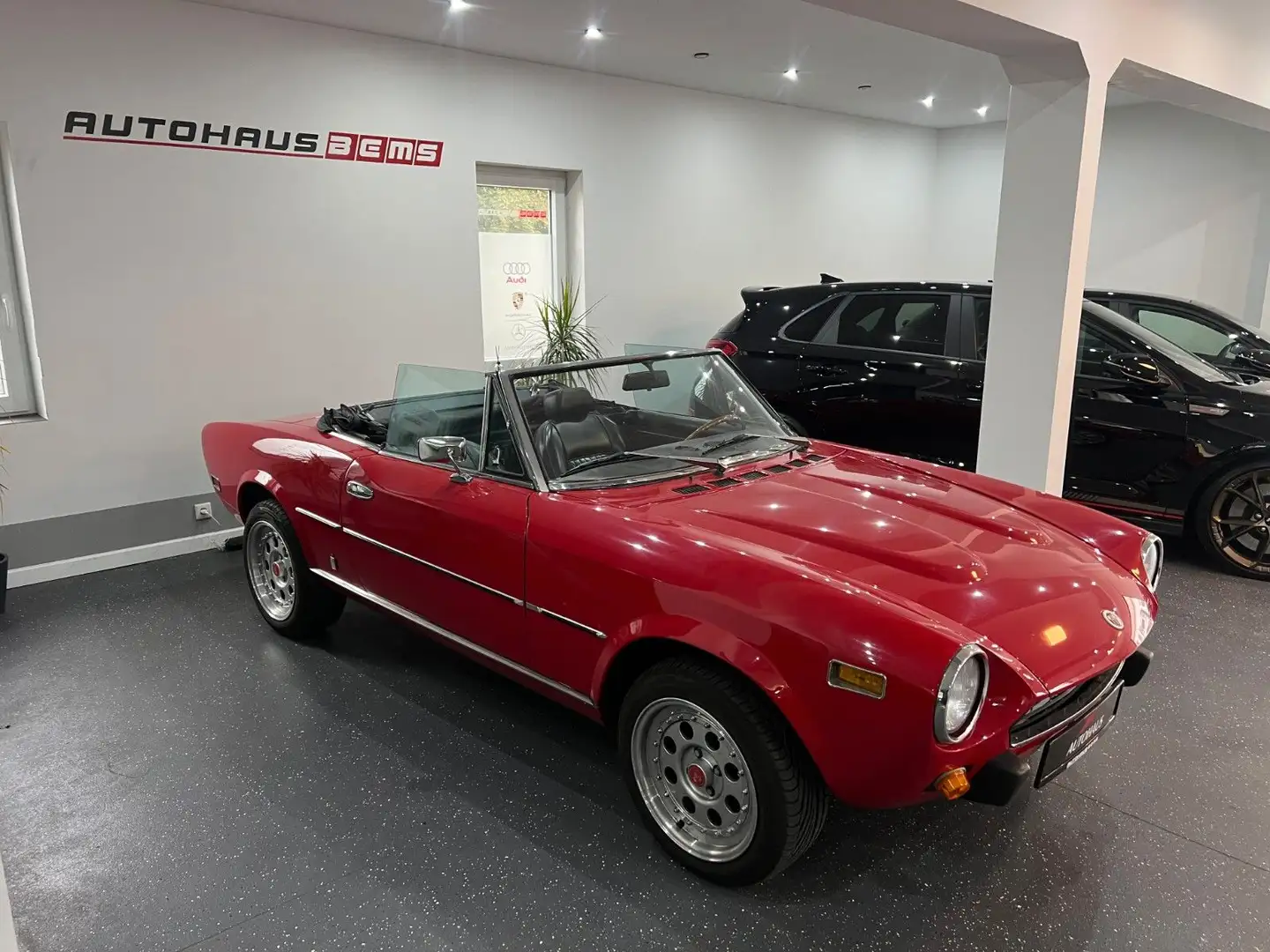 Fiat 124 Spider Sport Червоний - 2