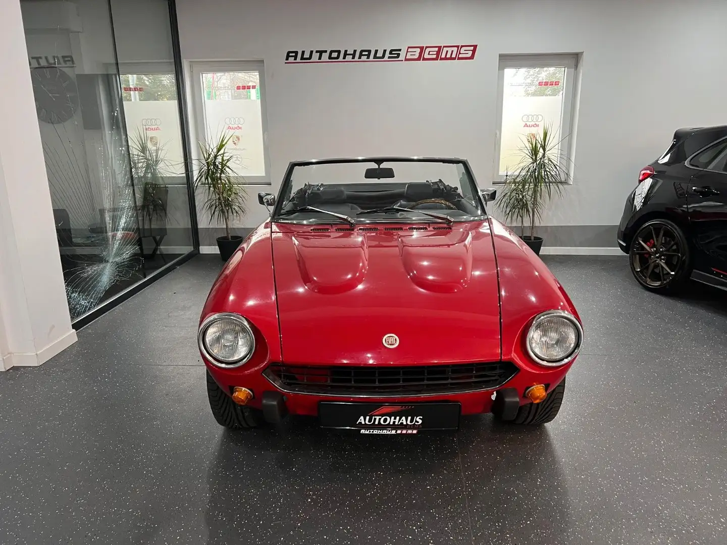 Fiat 124 Spider Sport Червоний - 1