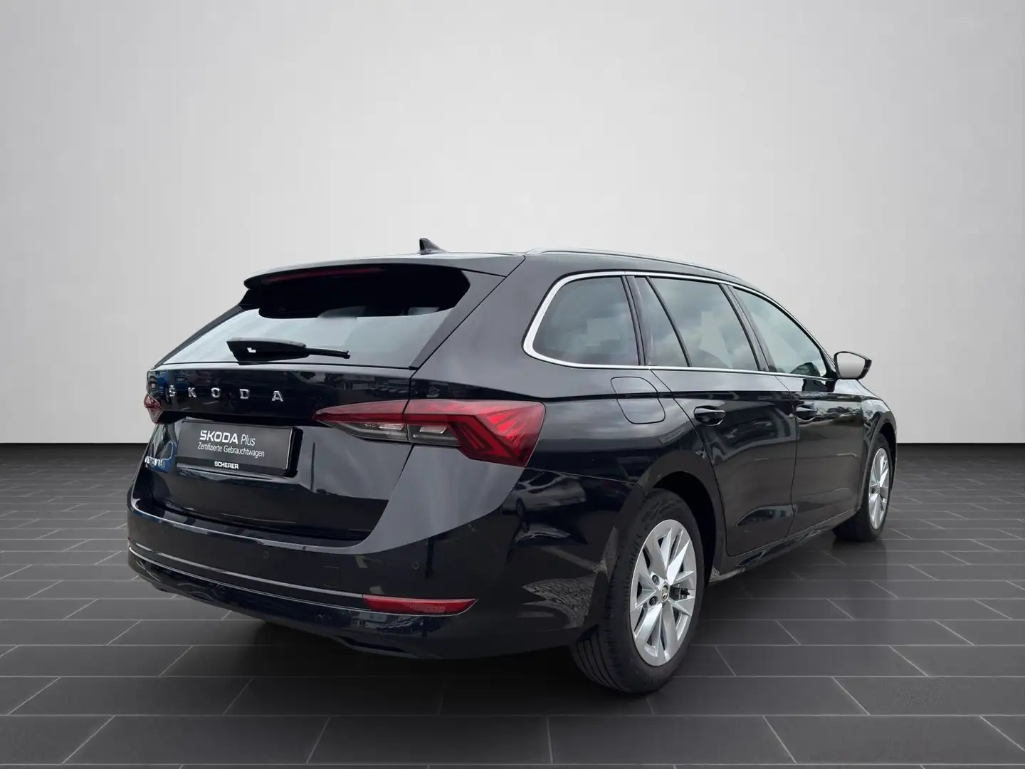 Skoda Octavia Combi Style 2.0 TDI DSG NAVI AHK EPH SHZ Schwarz - 2