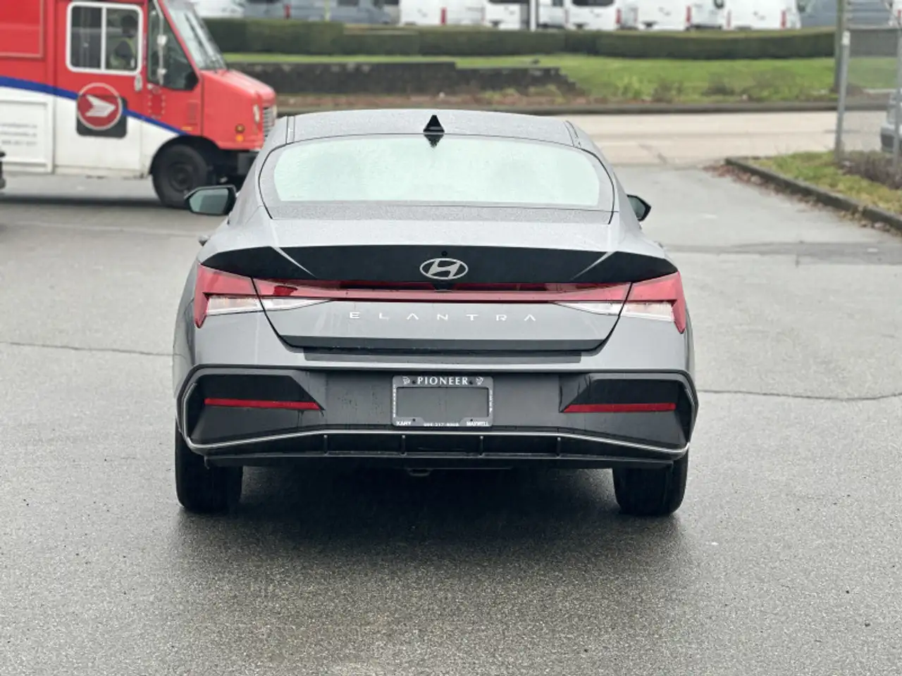 Hyundai ELANTRA снимка Hyundai ELANTRA