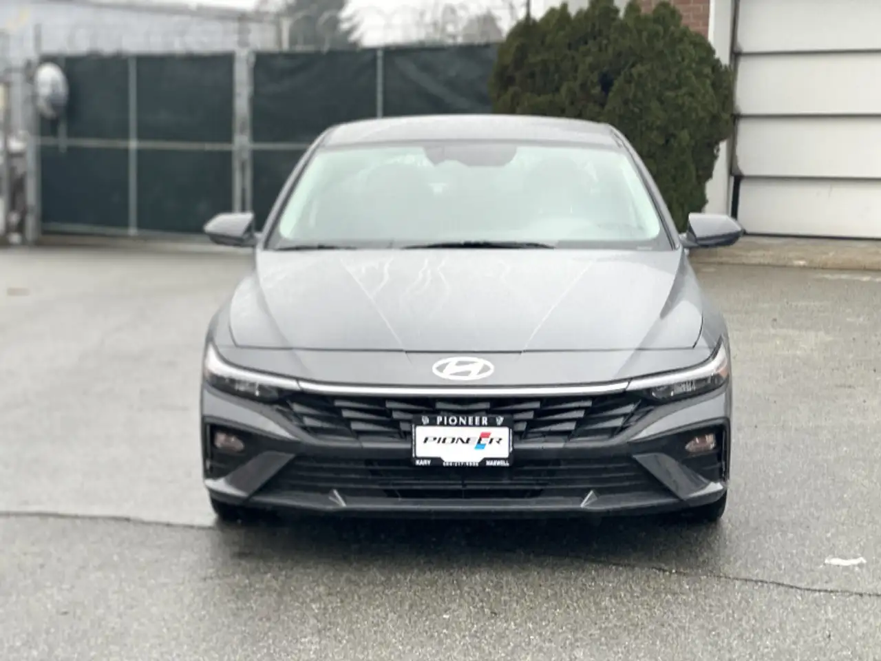 Hyundai ELANTRA снимка Hyundai ELANTRA
