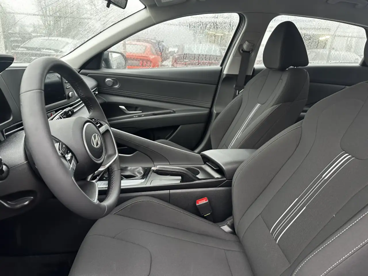 Hyundai ELANTRA снимка Hyundai ELANTRA