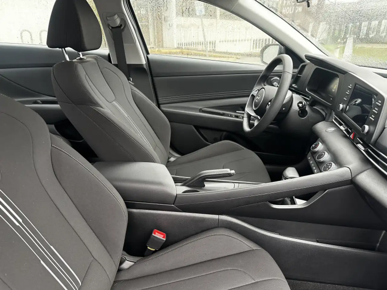 Hyundai ELANTRA снимка Hyundai ELANTRA