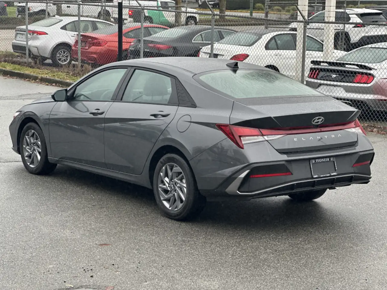 Hyundai ELANTRA снимка Hyundai ELANTRA
