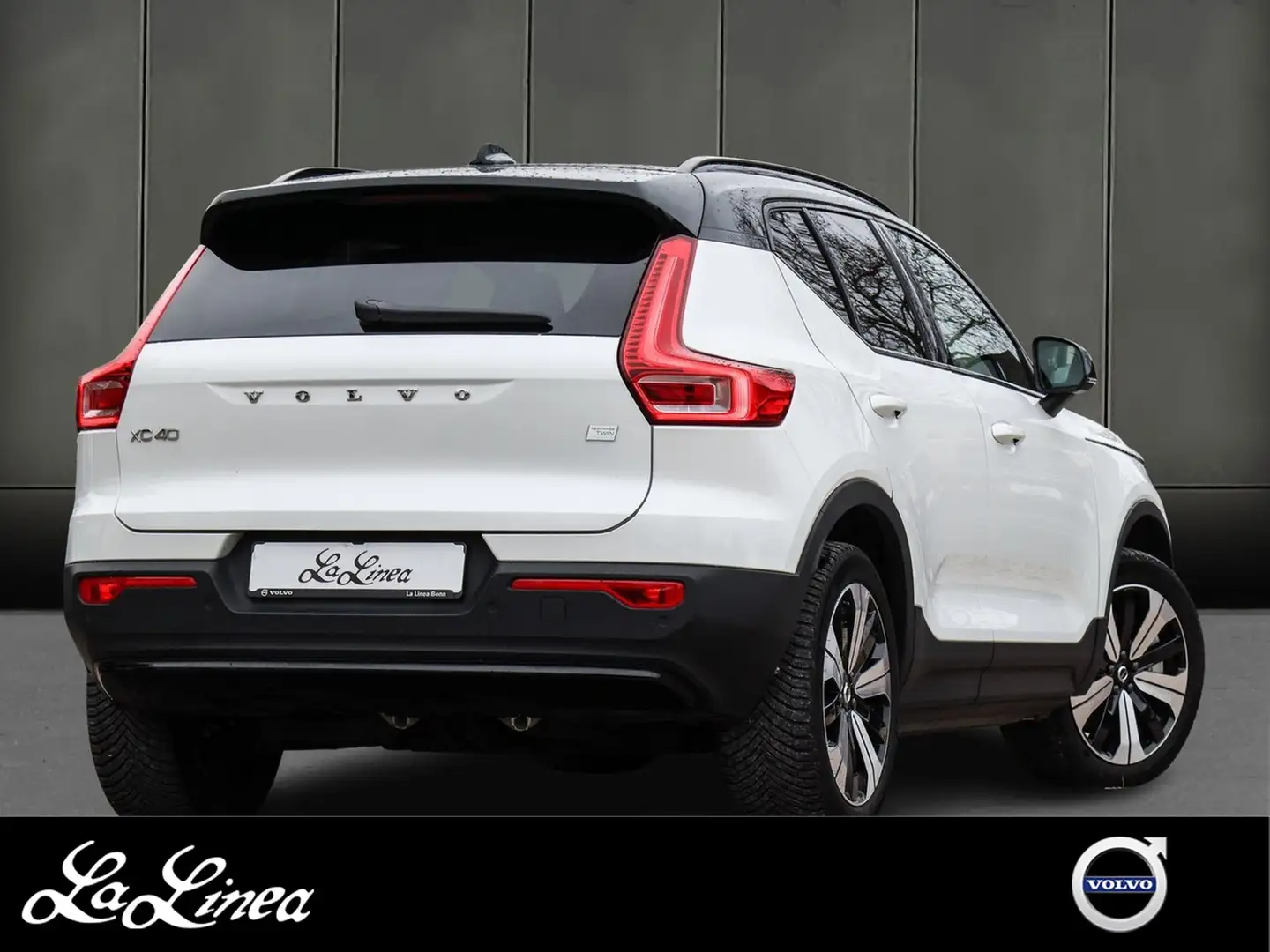 Volvo XC40 Twin Motor Plus Recharge Pure Electric AWD Navi... Weiß - 2
