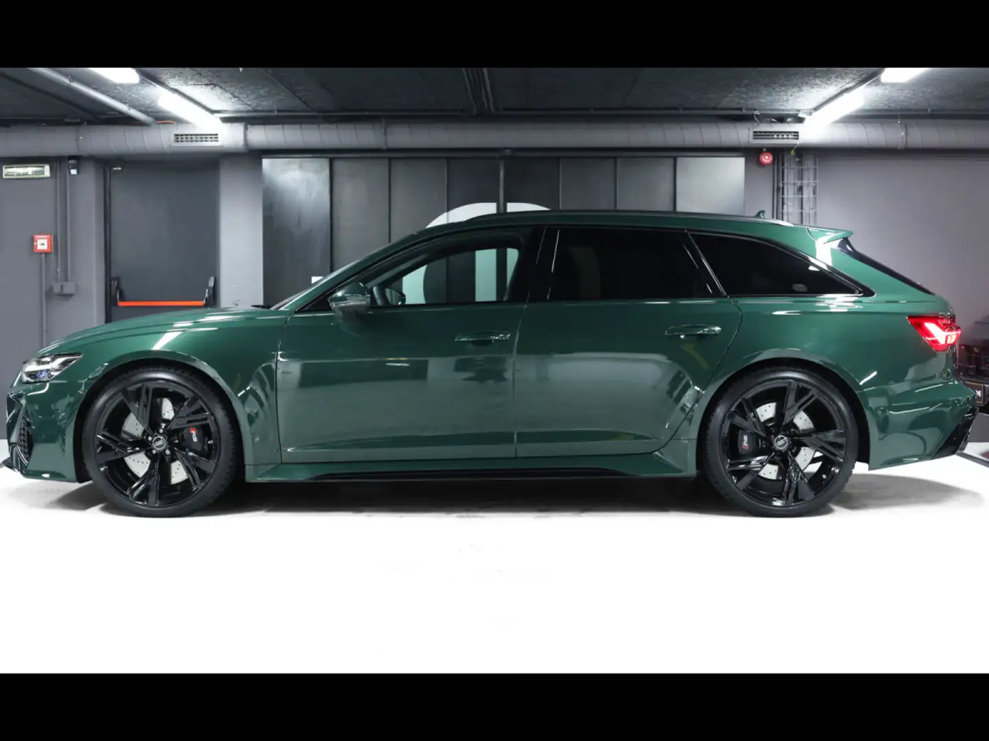 Audi RS6 AVANT PERFORMANCE°INDIVIDUAL GOODWOOD GREEN°LASER Vert - 2