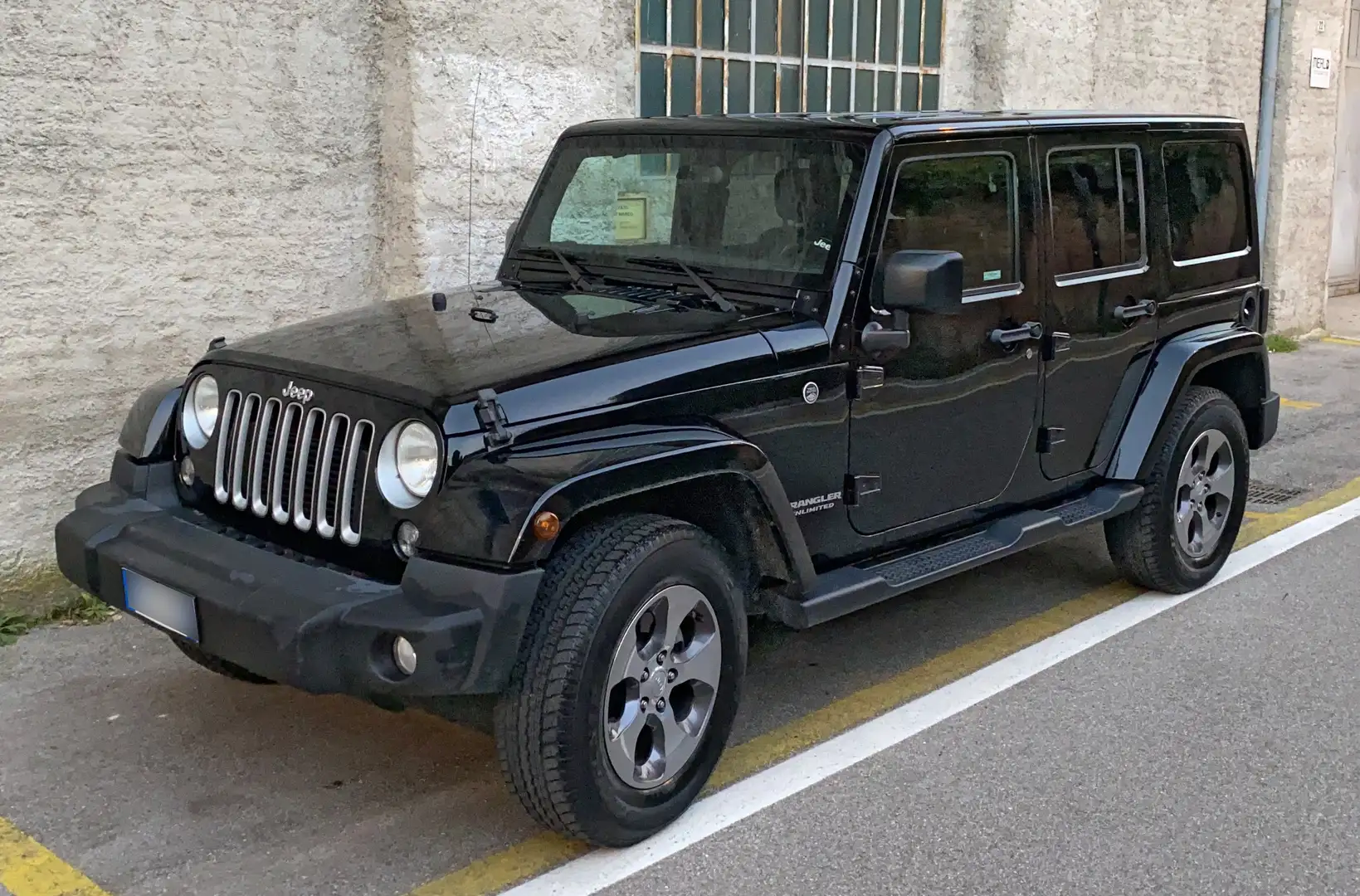 Jeep Wrangler Unlimited 2.8 crd Sahara auto E6 Černá - 2