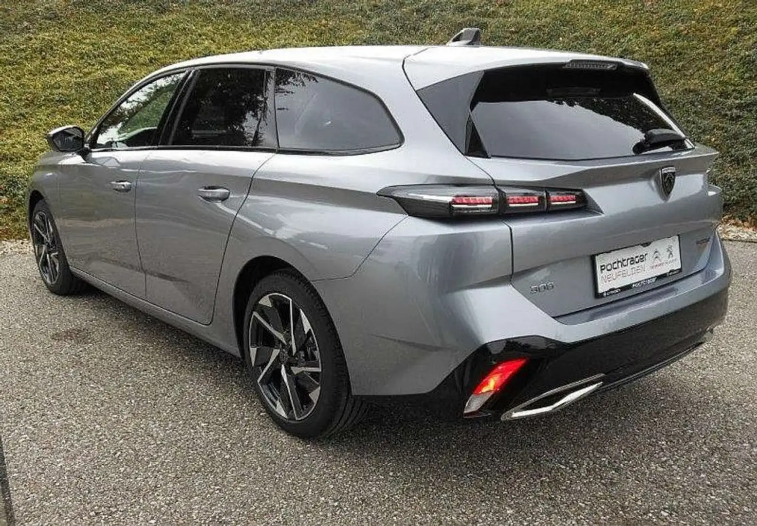 Peugeot 308 SW BlueHDi 130 EAT8 Allure Grau - 2