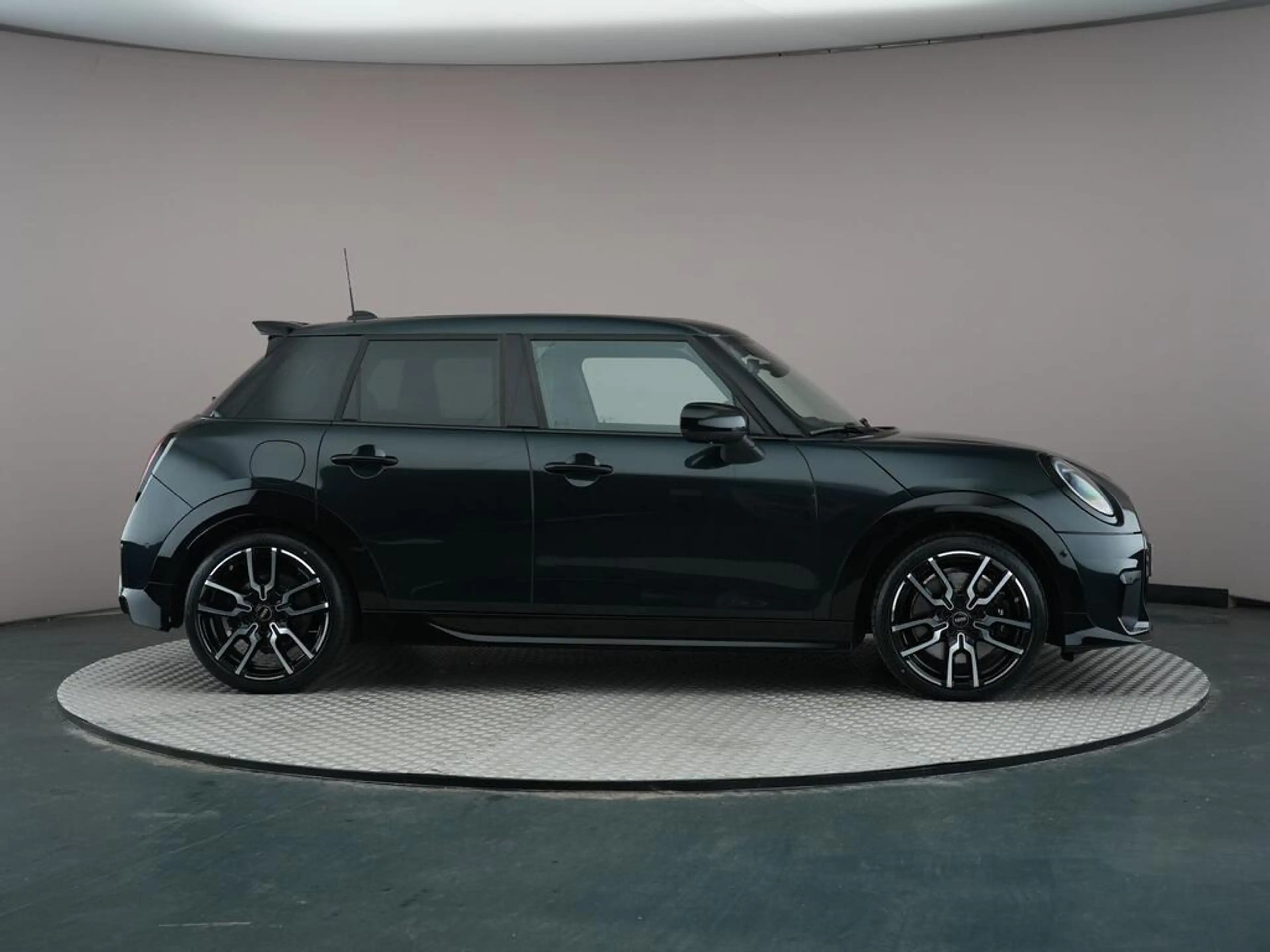 MINI Cooper C 5-Deurs | Pakket M + John Cooper Works Uitvoering — photo 5