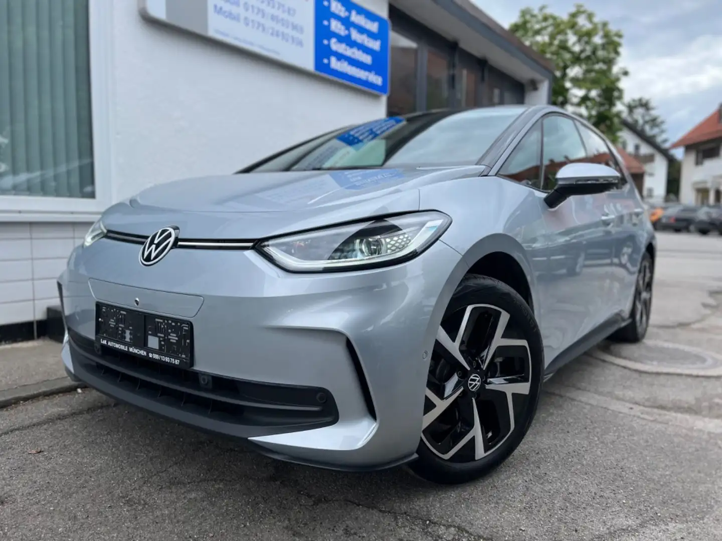 Volkswagen ID.3 ProS 150kW Matrix+Headup+Wärmepumpe+ACC+19" Silber - 1