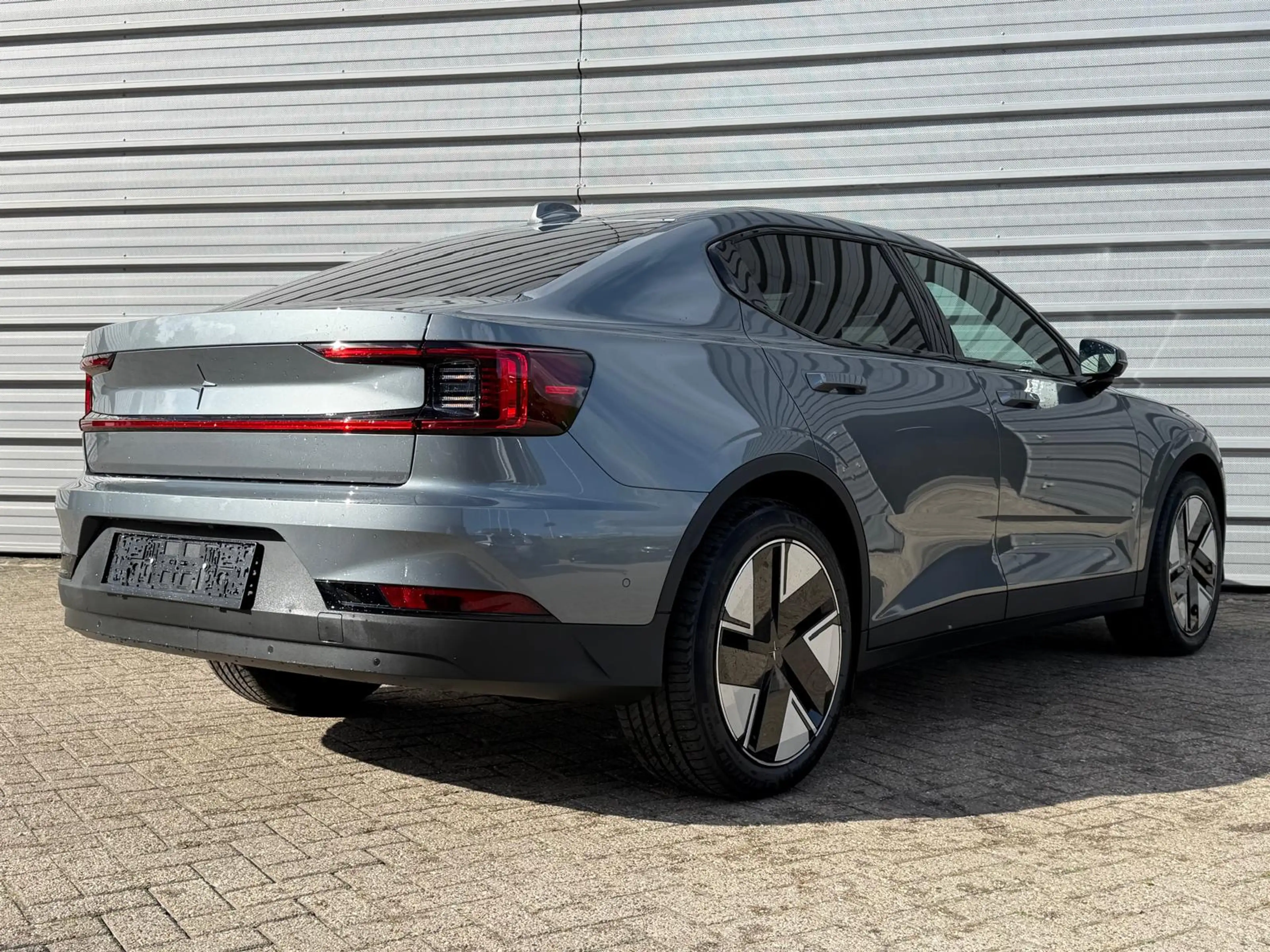 Polestar 2 41PK Long Range Dual Motor Prime 8kWh | B&W Audio — photo 3