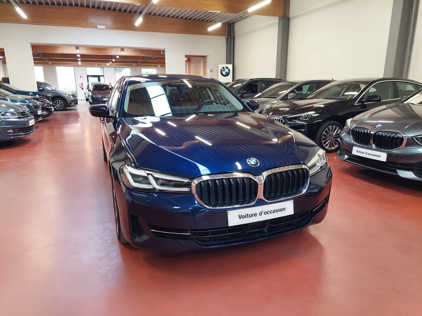 BMW 520 dA - LED - AmbientLight - Keyless - HarmanKardon++ Blauw - 1