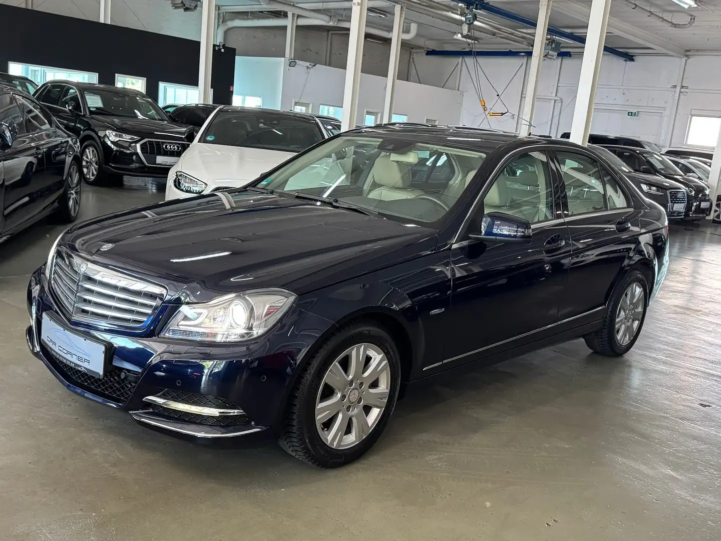 Mercedes-Benz C 250 CGI BE 7GT ELEGANCE COMAND ILS KAMERA 1.VB Blau - 1