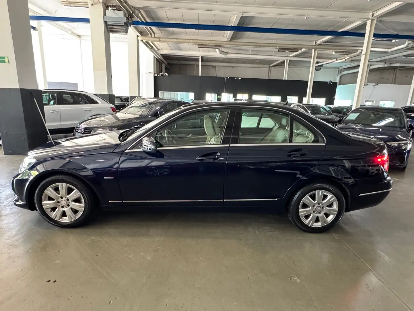 Mercedes-Benz C 250 CGI BE 7GT ELEGANCE COMAND ILS KAMERA 1.VB Blau - 2