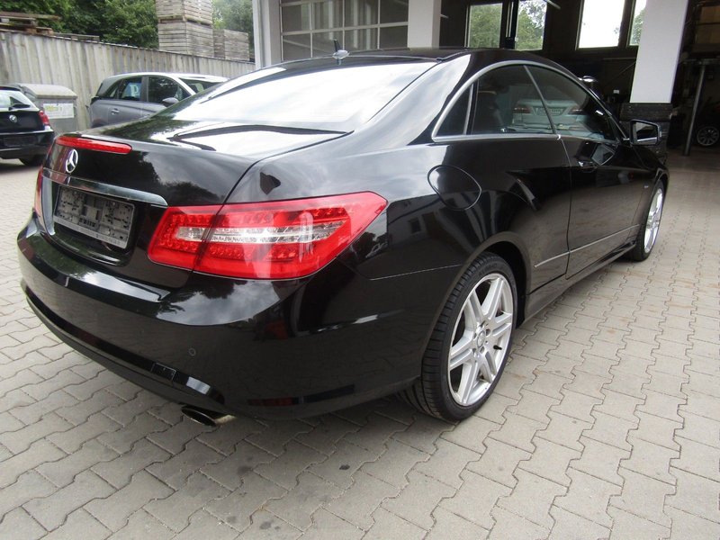 Mercedes-Benz E 350 E Coupe E 350 CDI Avantgarde AMG Line — photo 2