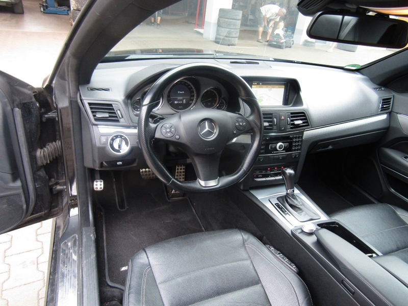 Mercedes-Benz E 350 E Coupe E 350 CDI Avantgarde AMG Line — photo 10