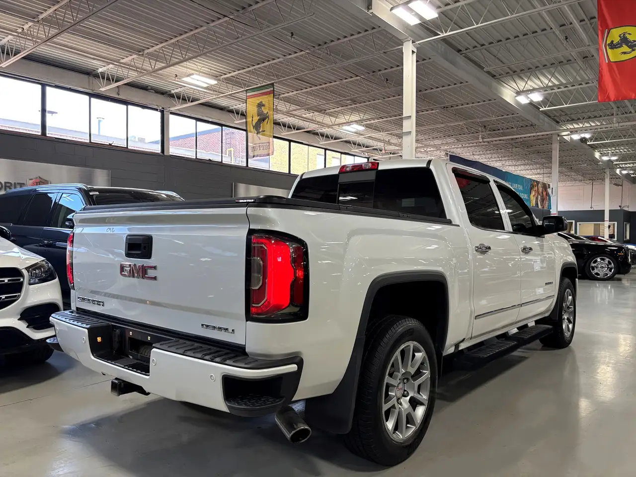 GMC Sierra 1500 снимка GMC Sierra 1500