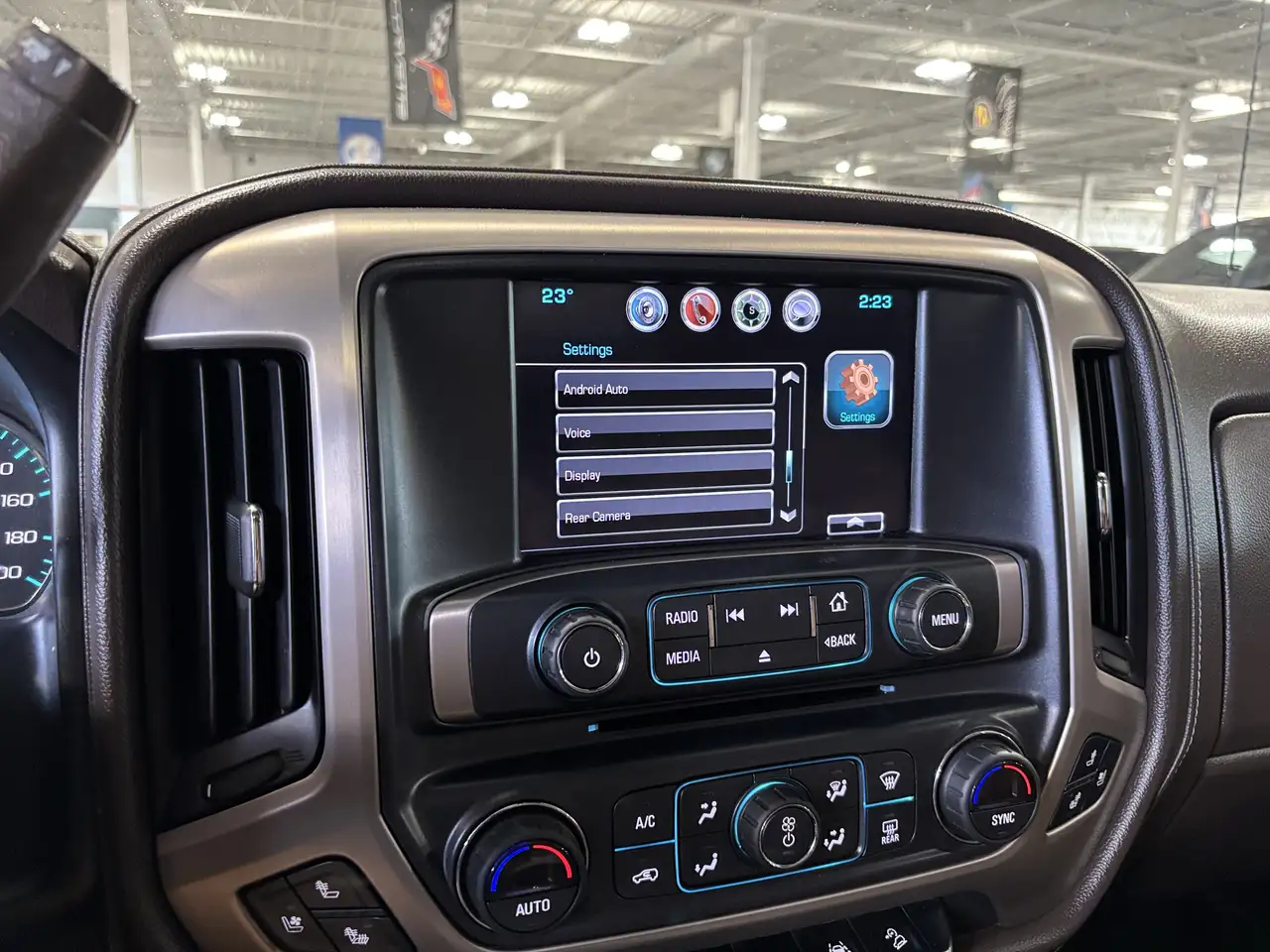 GMC Sierra 1500 снимка GMC Sierra 1500