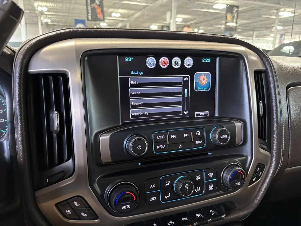 GMC Sierra 1500 снимка GMC Sierra 1500