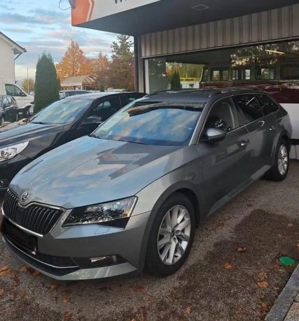 Skoda Superb Combi 2.0 TDI DSG Premium Edition - 1