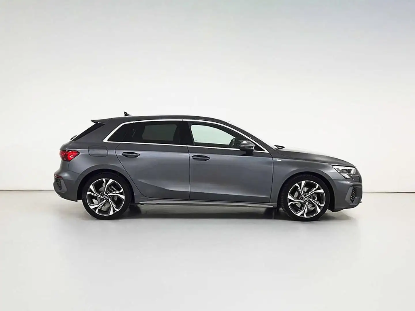 Audi A3 Sportback 30TDI S line Gris - 2