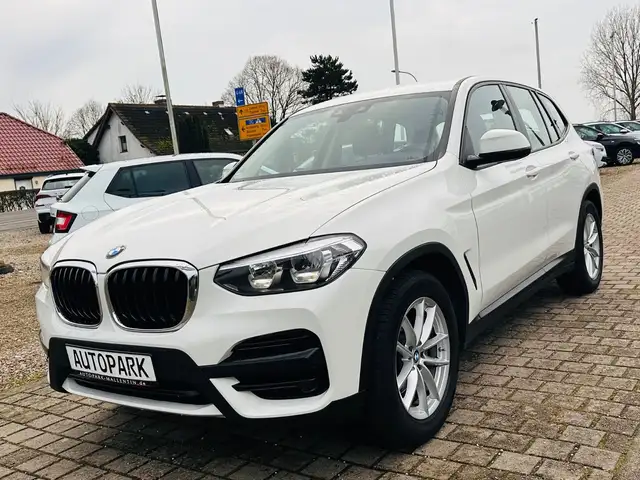 BMW X3 view 3