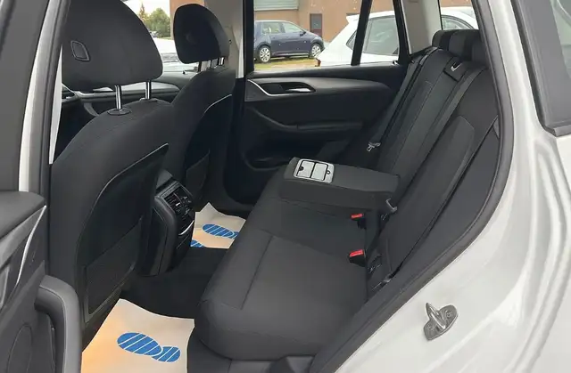 BMW X3 view 10