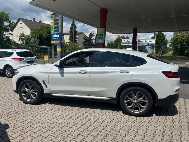 BMW X4 xDrive 20 i xLine Headup Pano kamera Ahk H&K — photo 4