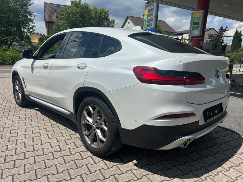 BMW X4 xDrive 20 i xLine Headup Pano kamera Ahk H&K — photo 5