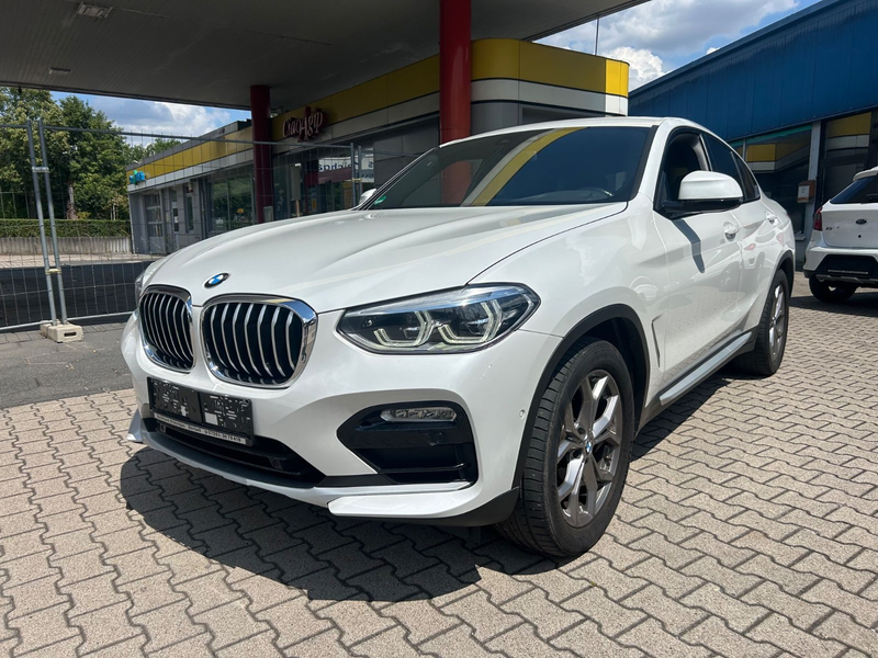 BMW X4 xDrive 20 i xLine Headup Pano kamera Ahk H&K — photo 3