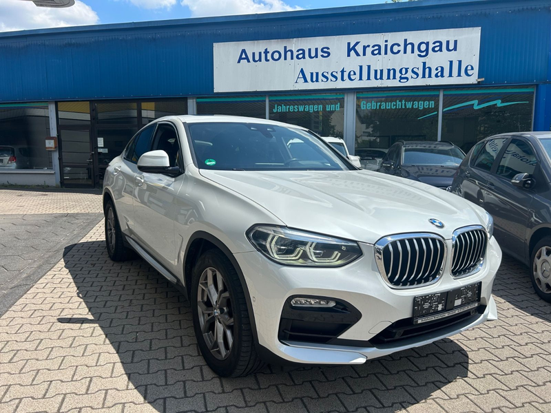BMW X4 xDrive 20 i xLine Headup Pano kamera Ahk H&K