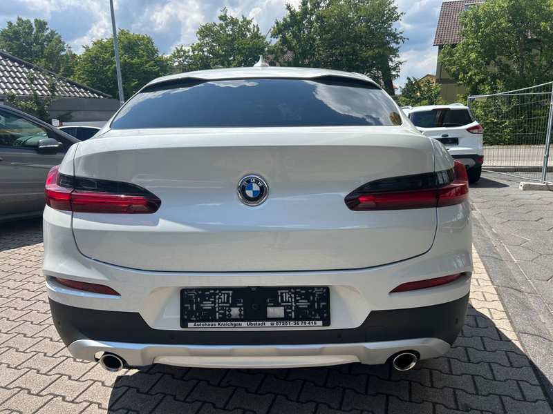 BMW X4 xDrive 20 i xLine Headup Pano kamera Ahk H&K — photo 6